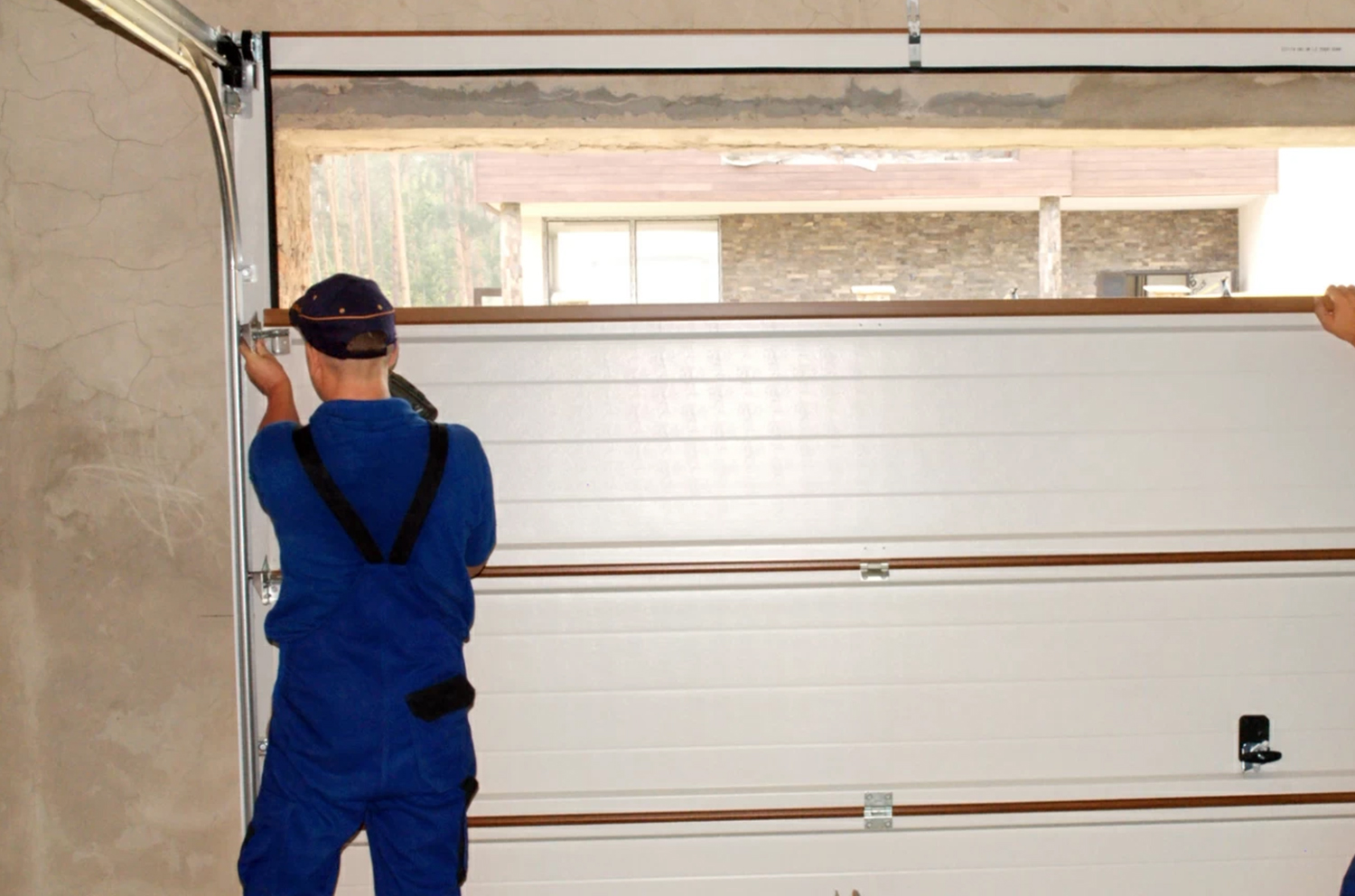 garage-door-maintenance