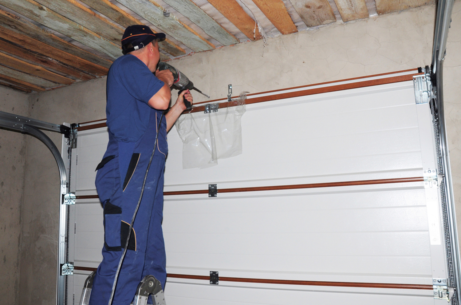 garage-door-maintenance